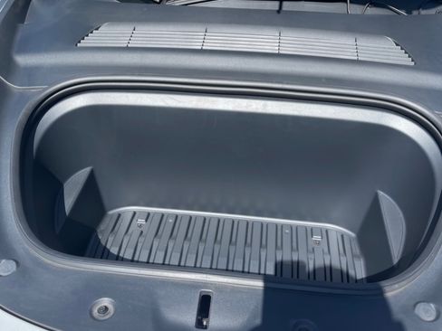 Used 2021 Tesla Model Y Long Range image 13