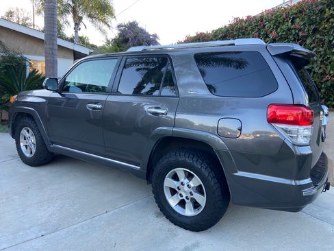 Used 2010 Toyota 4Runner SR5 image 5