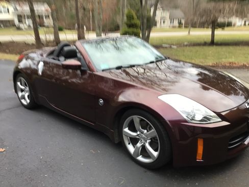 Used 2006 Nissan 350Z Touring image 4
