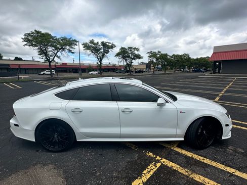 Used 2017 Audi A7 3.0T Premium Plus w/ Comfort Seating Package image 2