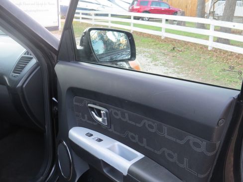 Used 2012 Kia Soul + image 15