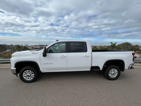 Used 2020 Chevrolet Silverado 2500 LT w/ All Star Edition image 4