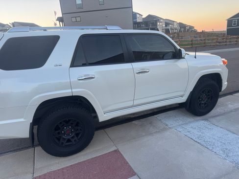 Used 2013 Toyota 4Runner SR5 w/ Convenience Pkg AWD/4WD image 2
