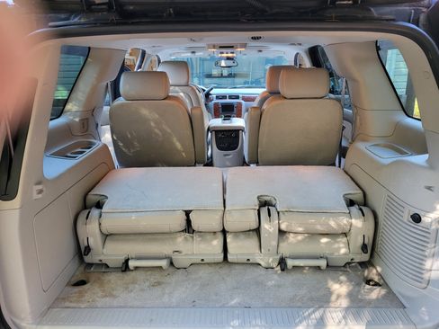 Used 2007 Chevrolet Tahoe LTZ w/ LTZ Preferred Equipment Group image 9