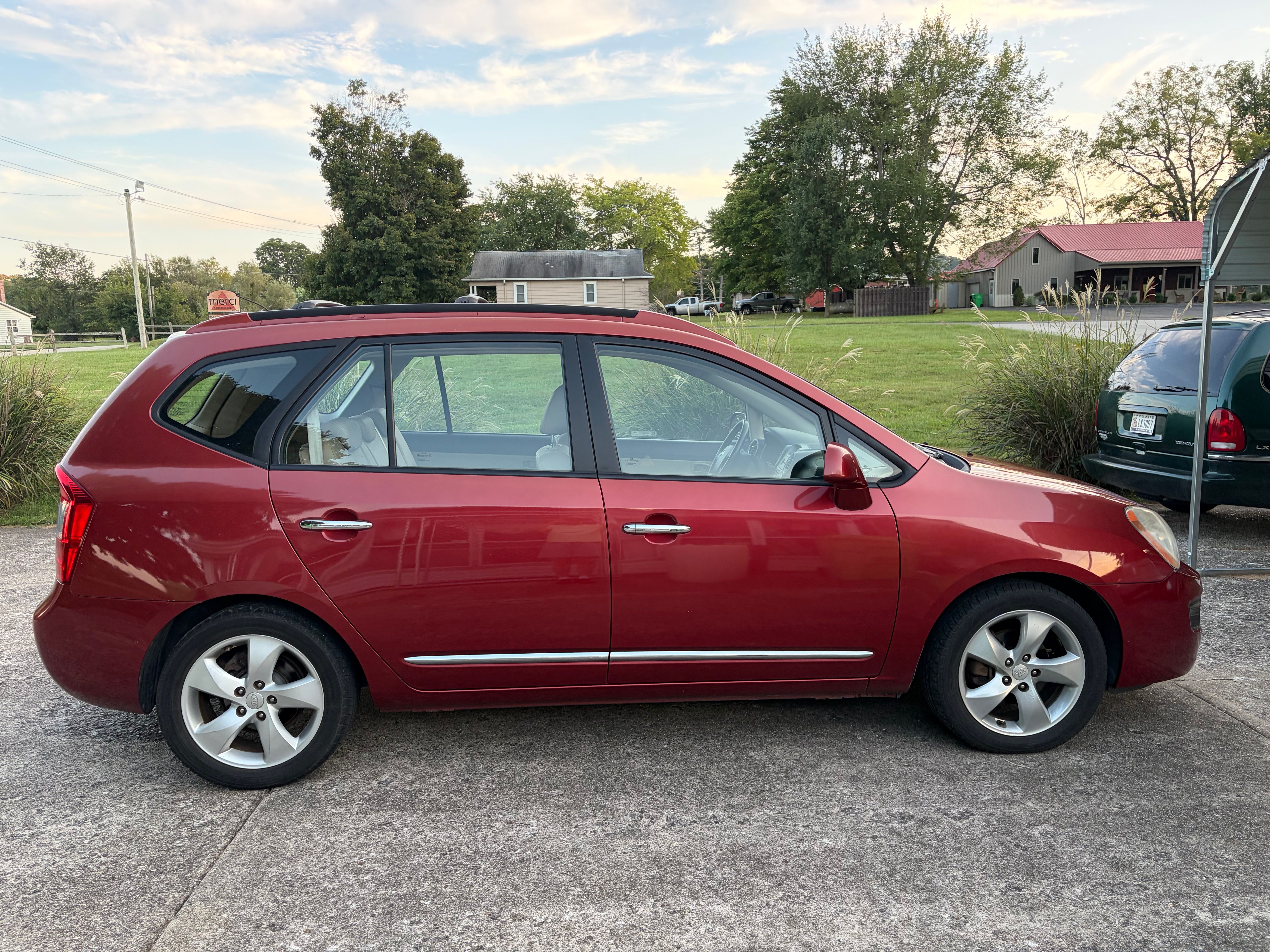Used 2007 Kia Rondo EX w/ Premium Pkg FWD image 21