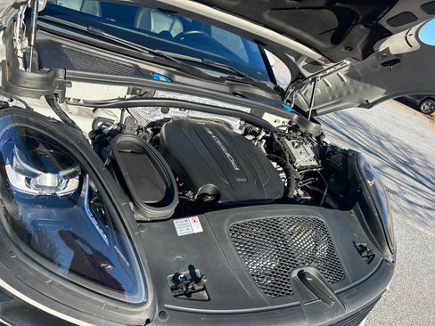 Used 2019 Porsche Macan Sport Edition image 19