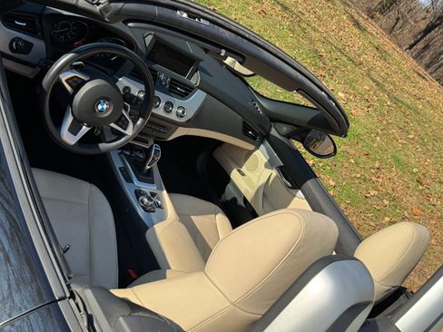 Used 2012 BMW Z4 sDrive28i image 16
