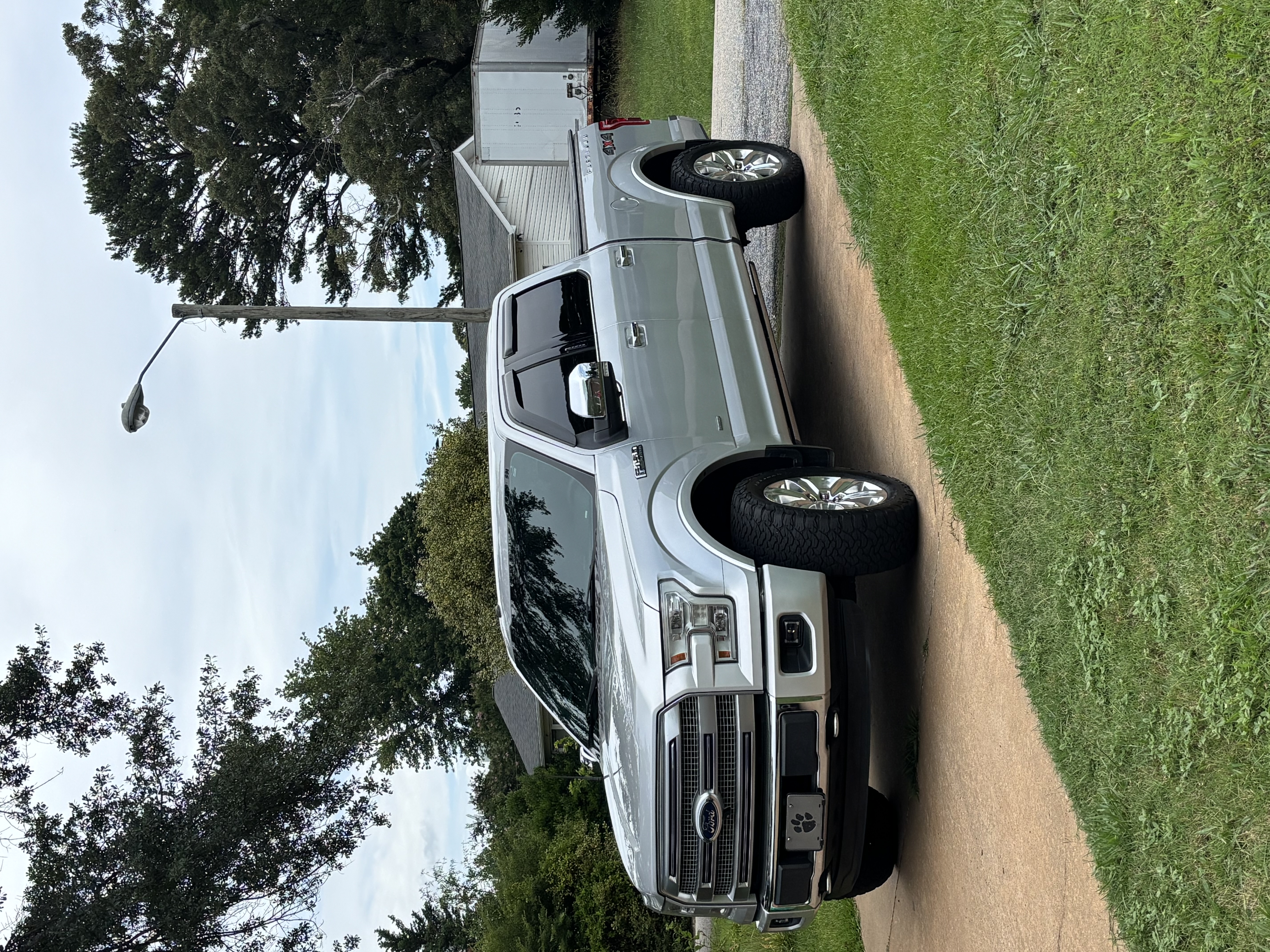 Used 2016 Ford F150 Platinum w/ Equipment Group 701A Luxury AWD/4WD image 8