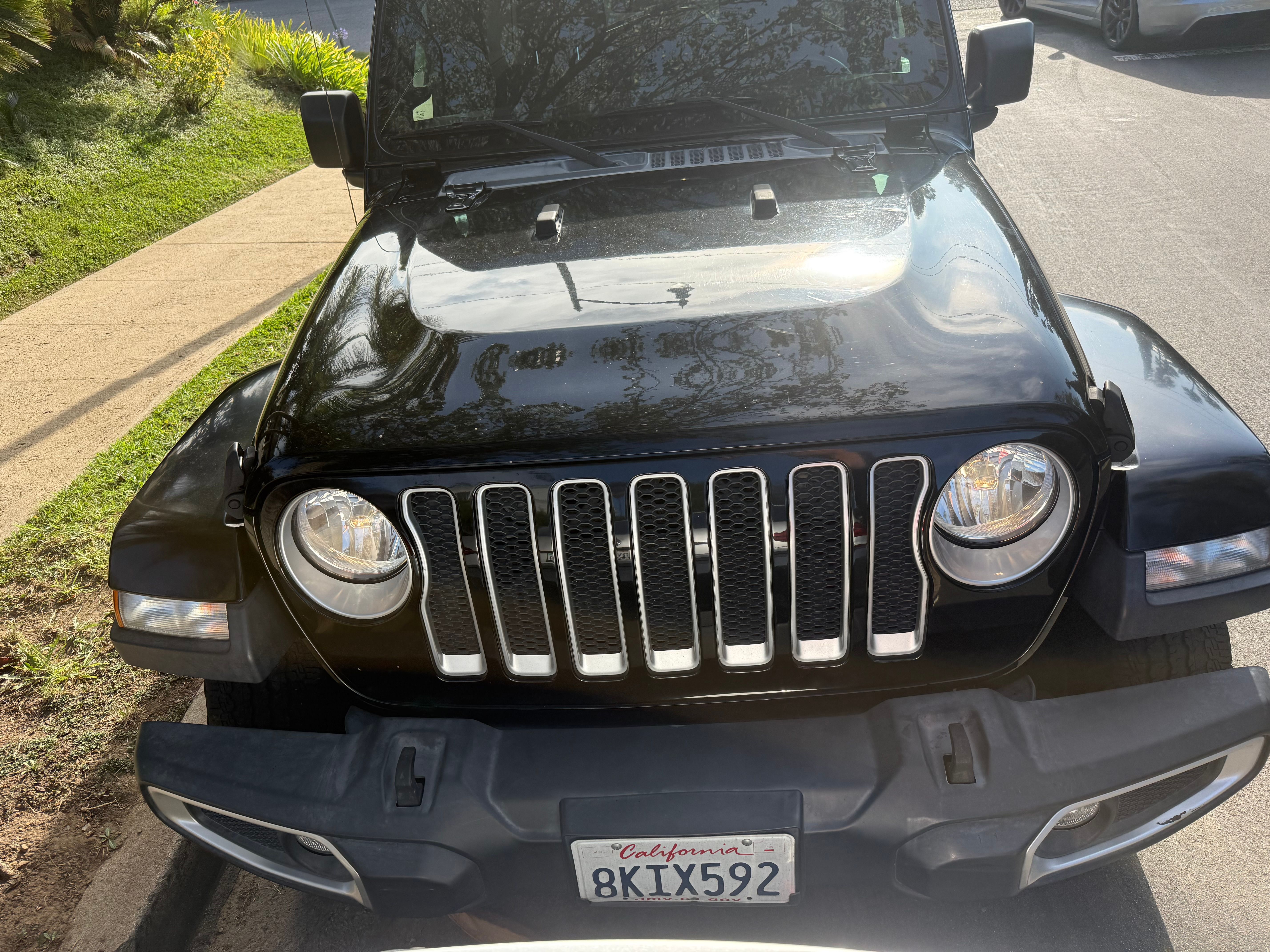 Used 2019 Jeep Wrangler Unlimited Sahara AWD/4WD image 4
