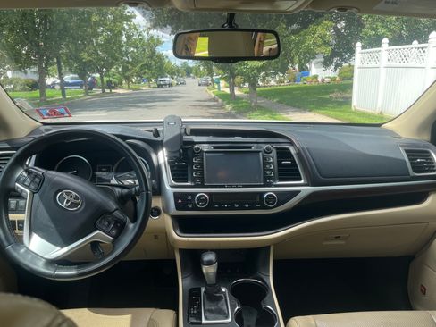 Used 2016 Toyota Highlander Limited AWD/4WD image 8