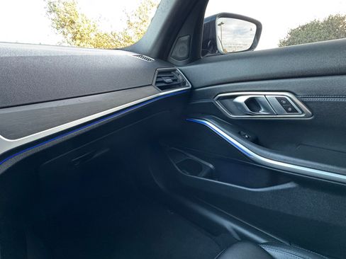 Used 2022 BMW 330i Sedan w/ M Sport Package image 27