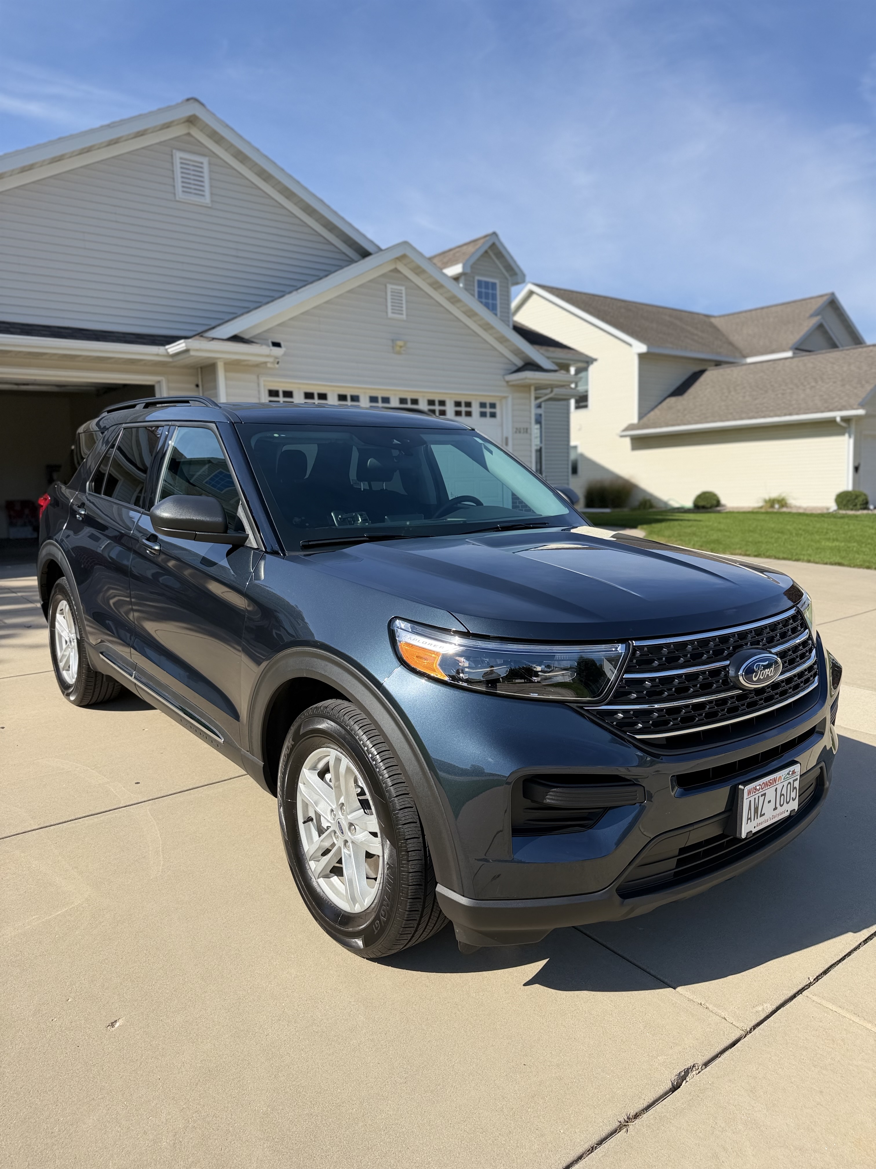 Used 2024 Ford Explorer XLT w/ Class IV Trailer Tow Package AWD/4WD image 5