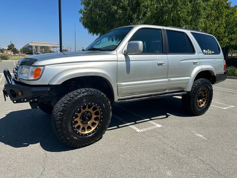 Used 1999 Toyota 4Runner Limited image 1
