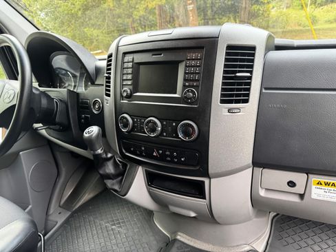 Used 2016 Mercedes-Benz Sprinter 2500 image 24