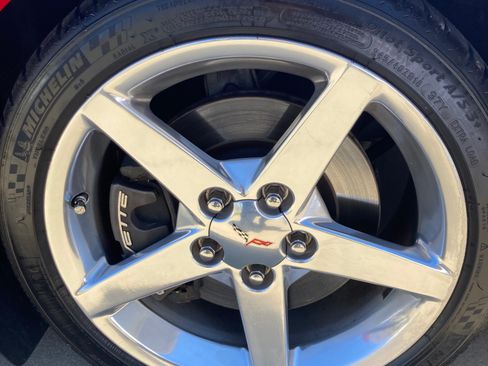 Used 2007 Chevrolet Corvette Coupe RWD image 4