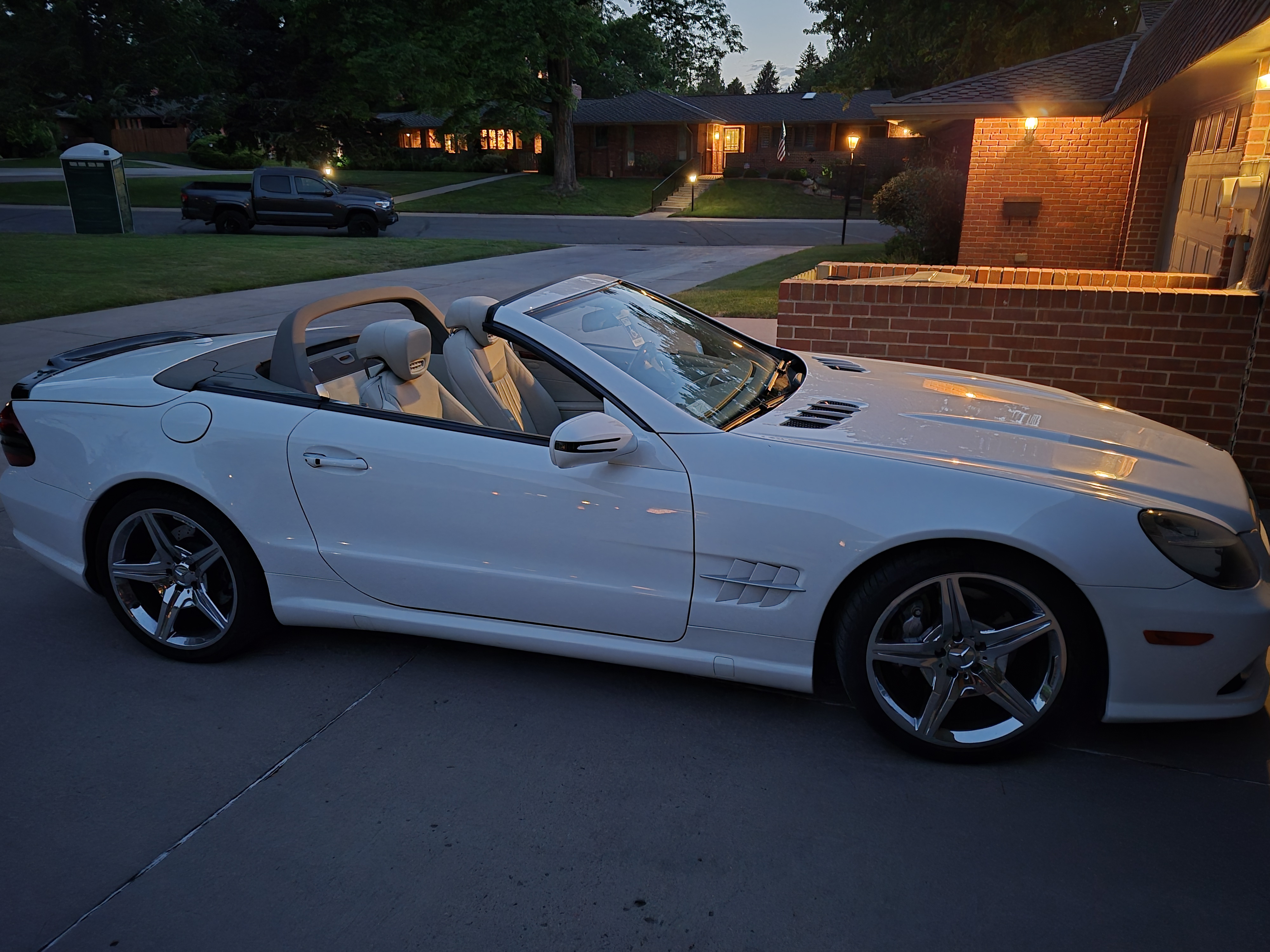 Used 2009 Mercedes-Benz SL 550 image 9