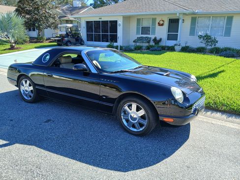 Used 2004 Ford Thunderbird image 17