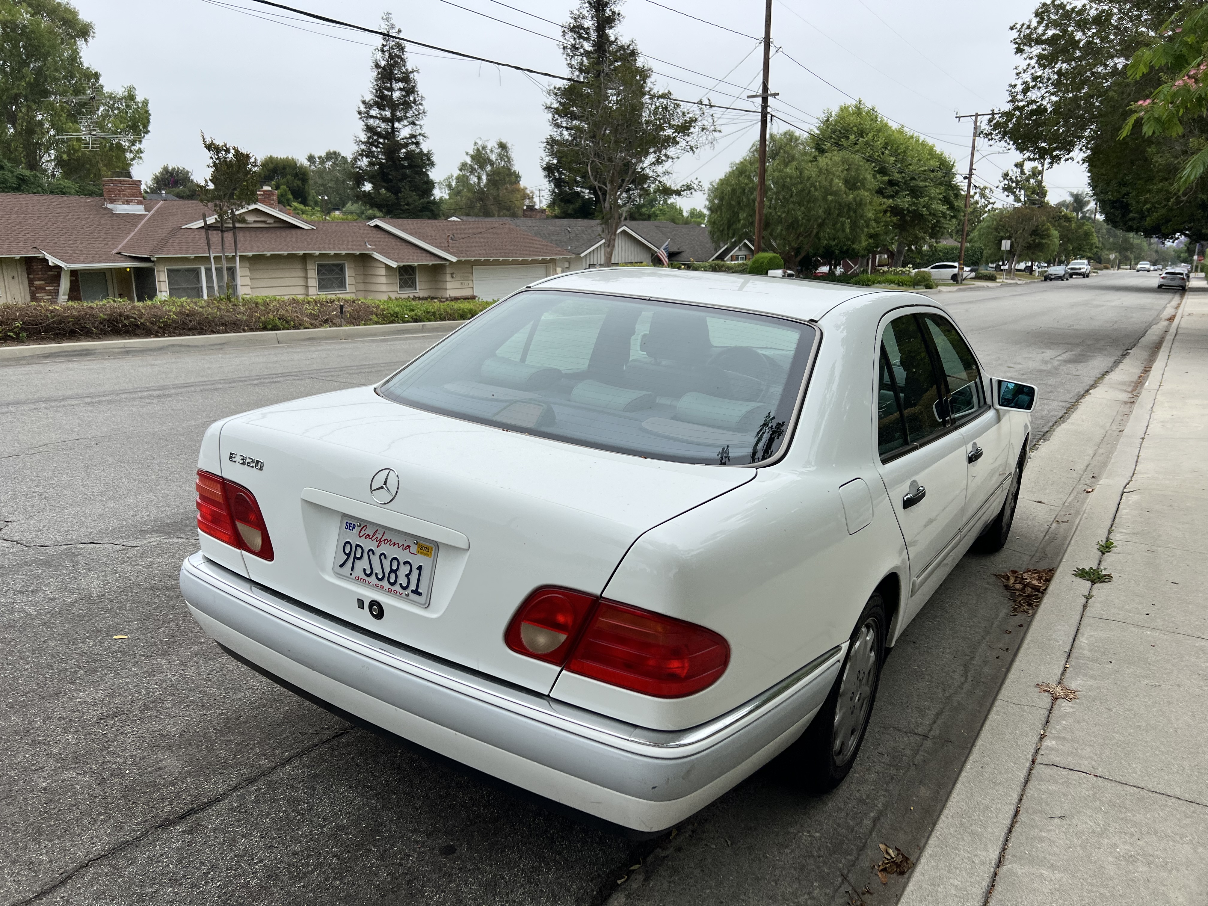 Used 1997 Mercedes-Benz E 320 Sedan image 4