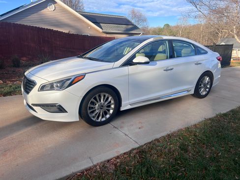 Used 2015 Hyundai Sonata Limited w/ Option Group 06 image 1
