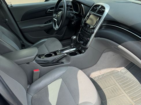 Used 2015 Chevrolet Malibu LT w/ Power Convenience Package FWD image 9