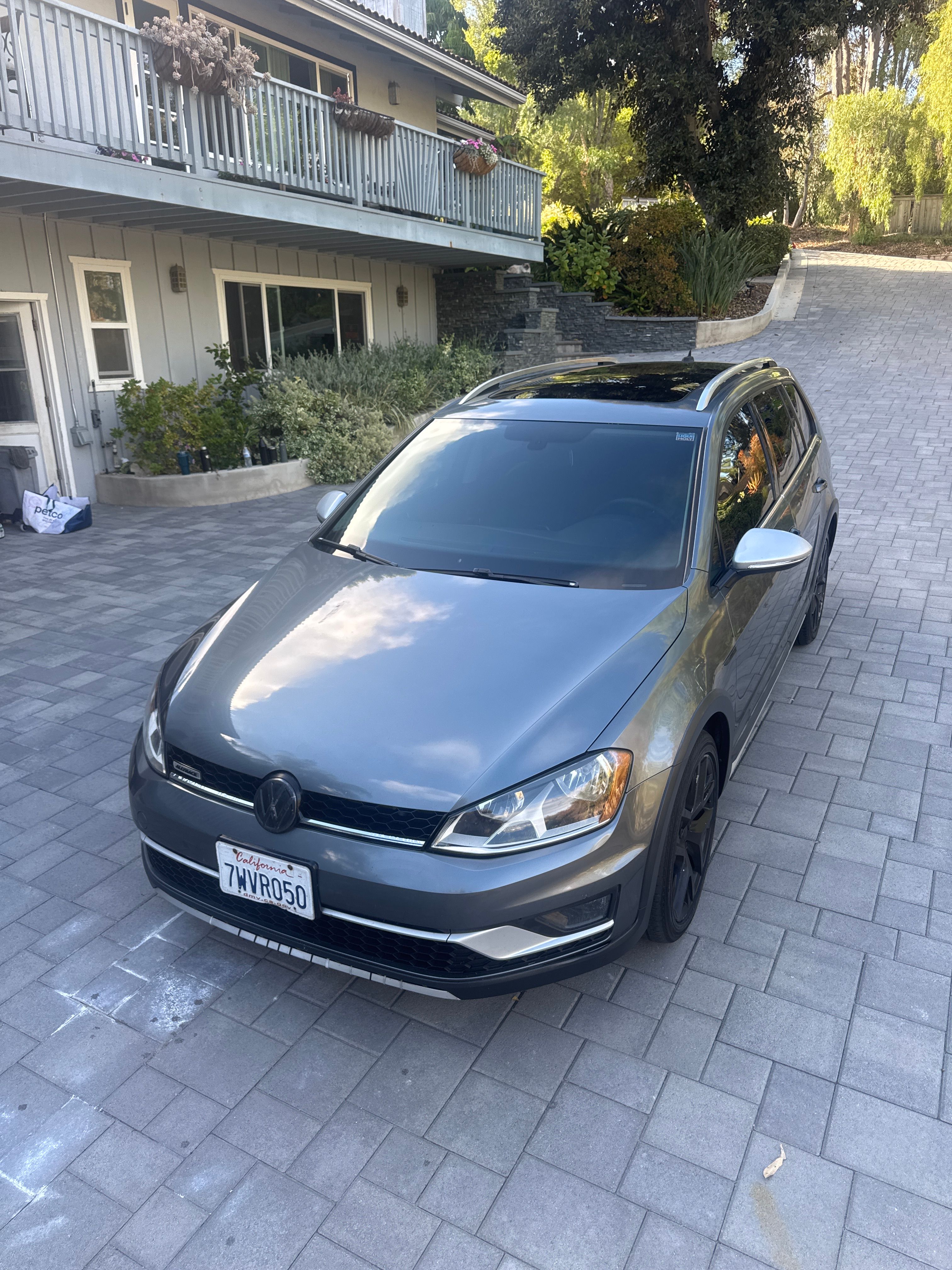 Used 2017 Volkswagen Golf Alltrack SEL AWD/4WD image 6