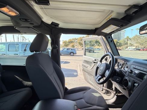 Used 2018 Jeep Wrangler Sport AWD/4WD image 12