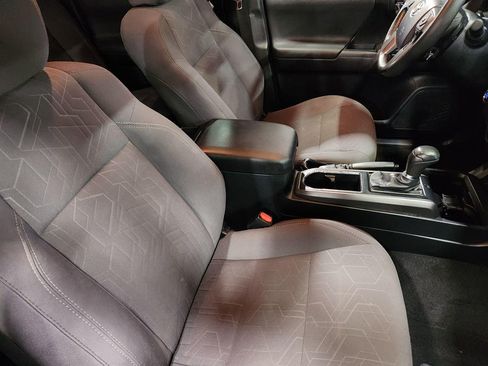 Used 2019 Toyota Tacoma TRD Off-Road image 15