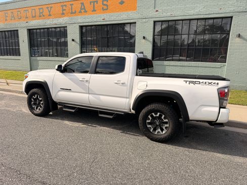 Used 2022 Toyota Tacoma TRD Off-Road w/ Technology Package AWD/4WD image 1