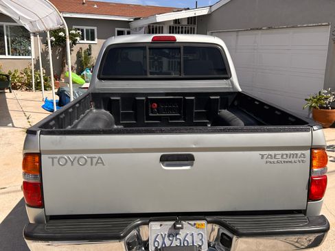 Used 2002 Toyota Tacoma PreRunner w/ SR5 Pkg w/ Chrome Pkg RWD image 10