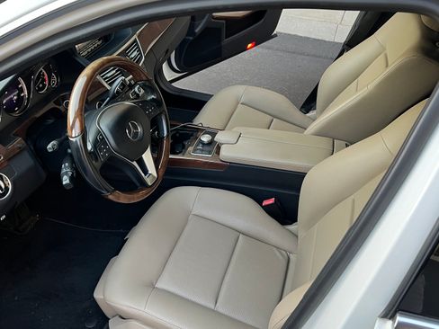Used 2013 Mercedes-Benz E 350 Sedan image 6