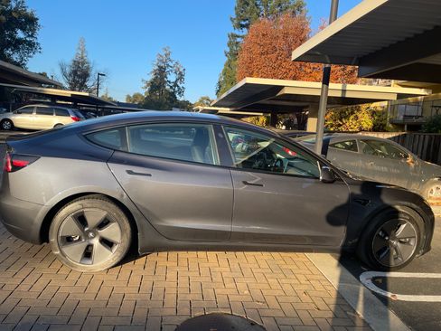 Used 2023 Tesla Model 3 Standard Range image 16