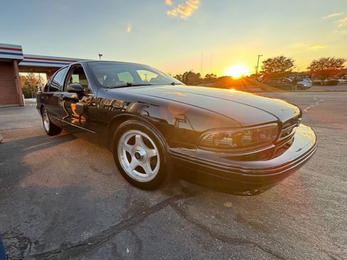 Used 1994 Chevrolet Impala SS image 2