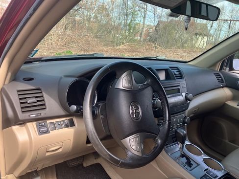 Used 2008 Toyota Highlander Sport image 2
