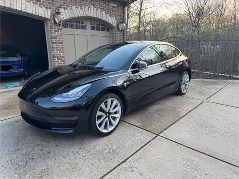 Used 2019 Tesla Model 3 Long Range image 1