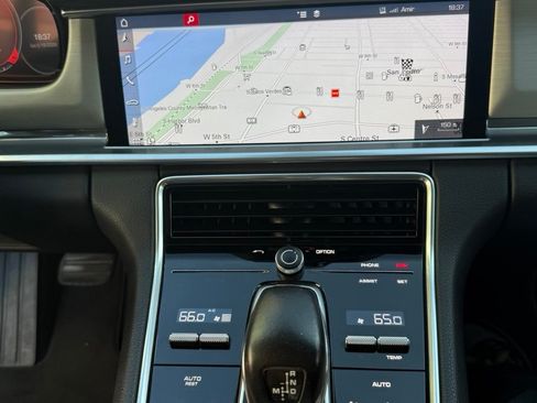 Used 2019 Porsche Panamera image 12