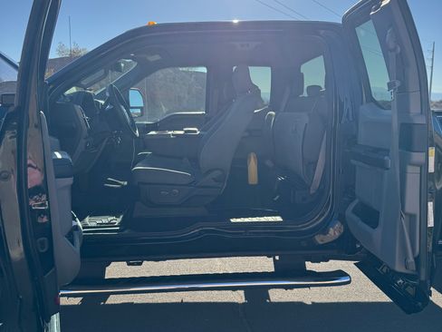 Used 2017 Ford F350 XLT w/ XLT Value Package AWD/4WD image 19
