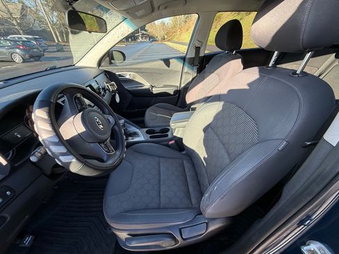 Used 2018 Kia Niro LX image 6