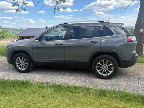 Used 2020 Jeep Cherokee Limited AWD/4WD image 1