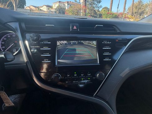Used 2018 Toyota Camry LE FWD image 10