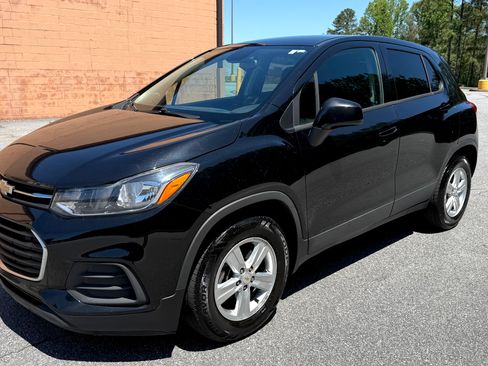 Used 2020 Chevrolet Trax LS w/ Tint and Cruise Package FWD image 2