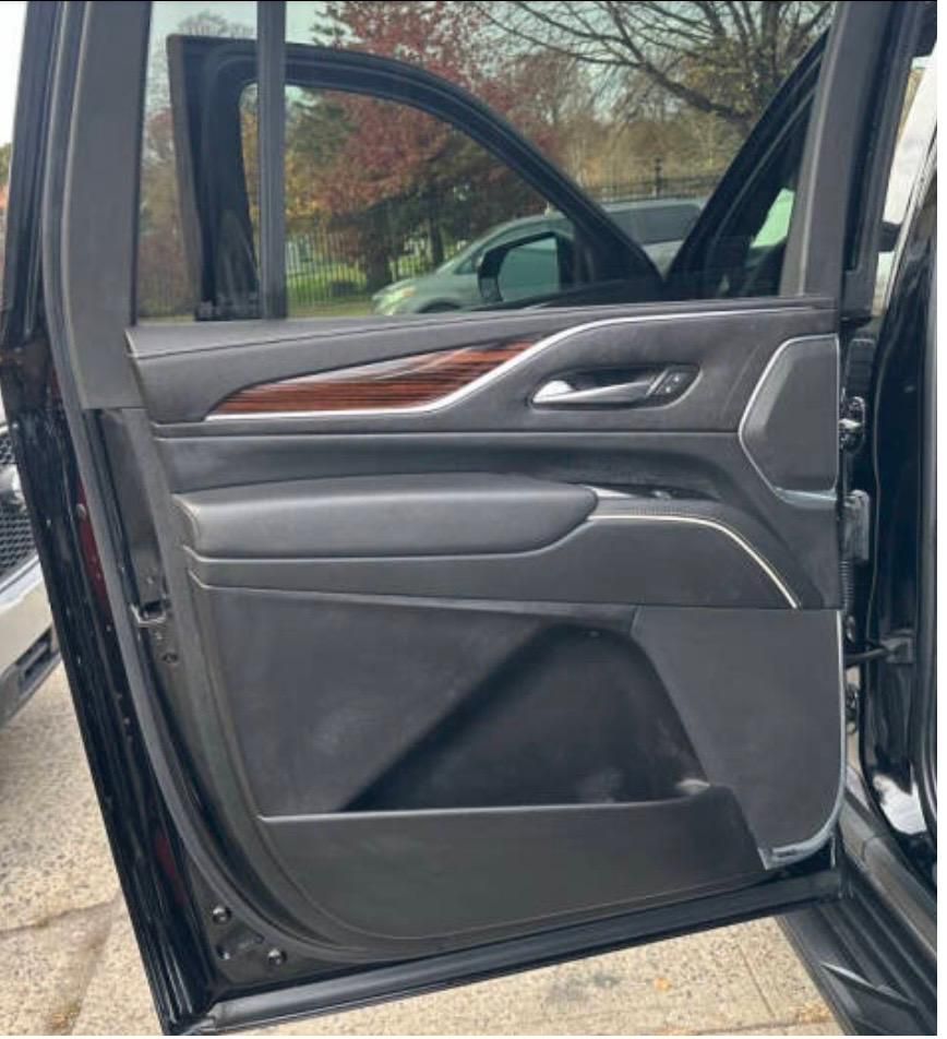 Used 2020 Cadillac Escalade Luxury AWD/4WD image 8
