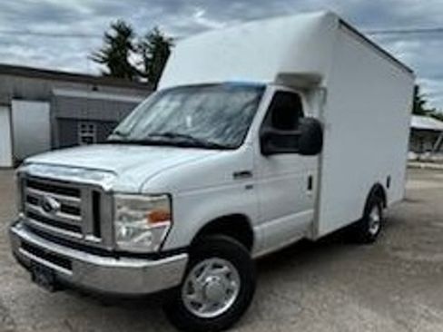 Used 2013 Ford E-350 and Econoline 350 Super Duty RWD image 4