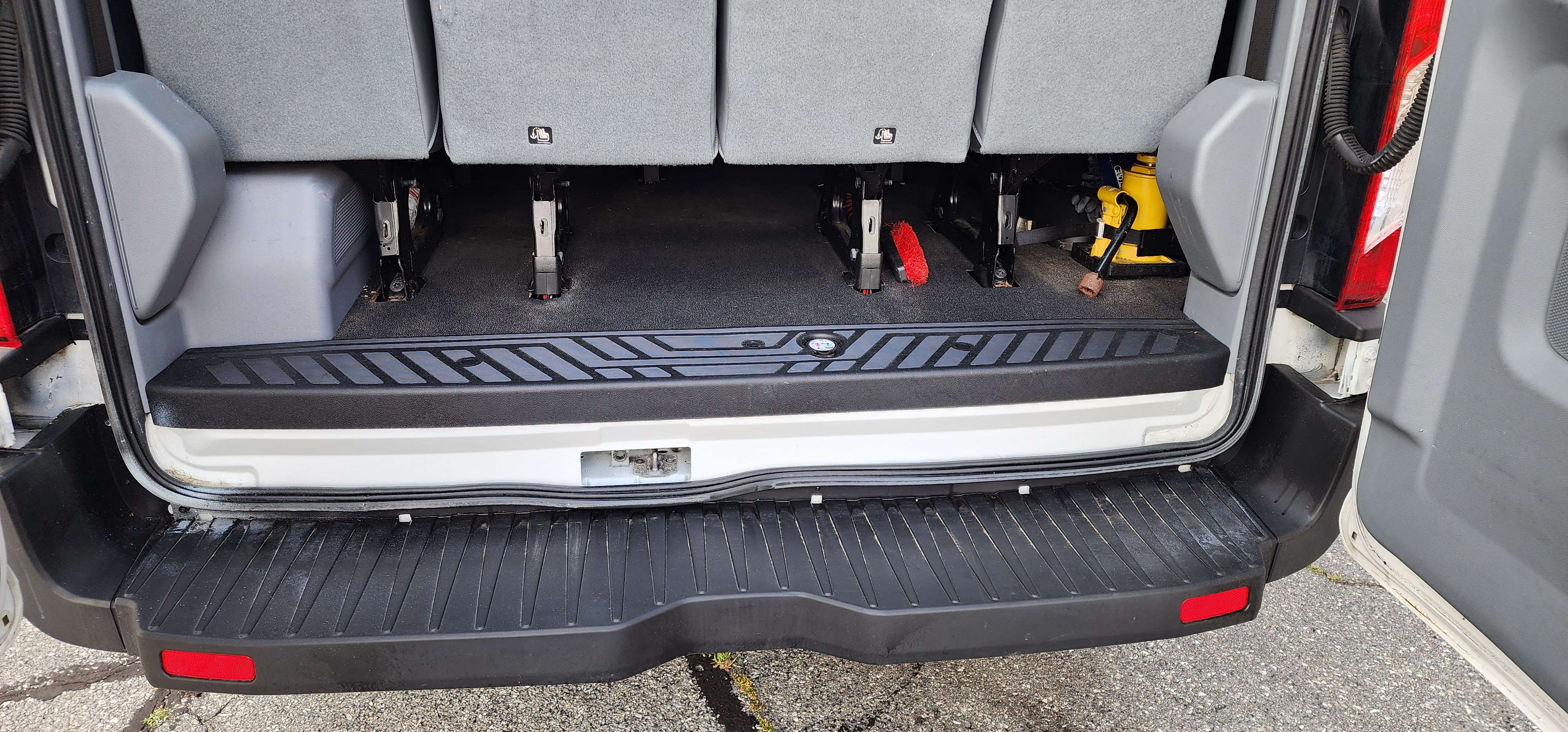 Used 2016 Ford Transit 350 XL RWD image 13