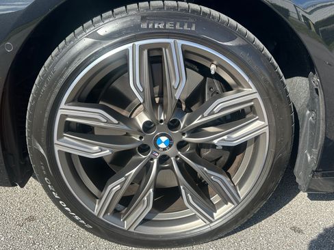 Used 2022 BMW M760i xDrive w/ Luxury Rear Seating Package image 17