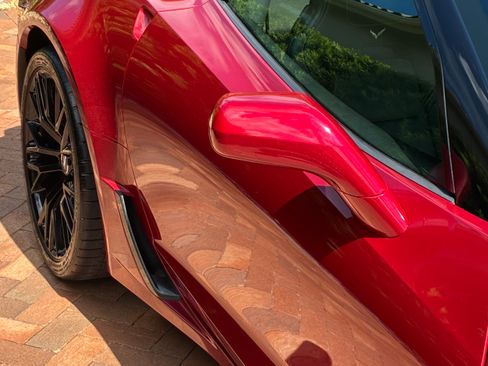 Used 2015 Chevrolet Corvette Z06 w/ 2LZ Preferred Equipment Group RWD image 9