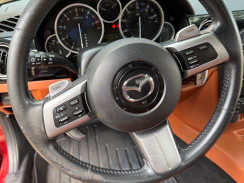 Used 2007 MAZDA MX-5 Miata Grand Touring w/ Premium Pkg RWD image 9