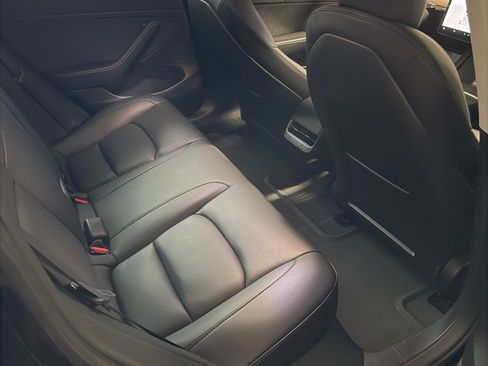 Used 2022 Tesla Model 3 Performance image 10