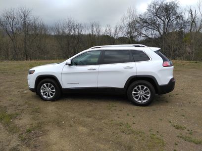 Used 2019 Jeep Cherokee Latitude w/ Popular Appearance Group