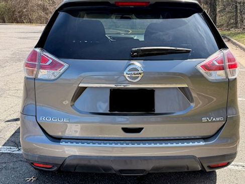 Used 2015 Nissan Rogue SV image 6