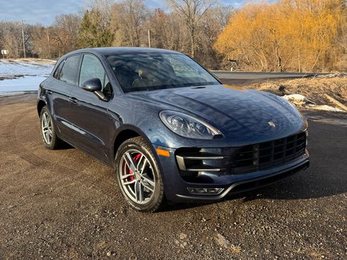 Used 2018 Porsche Macan Turbo image 2